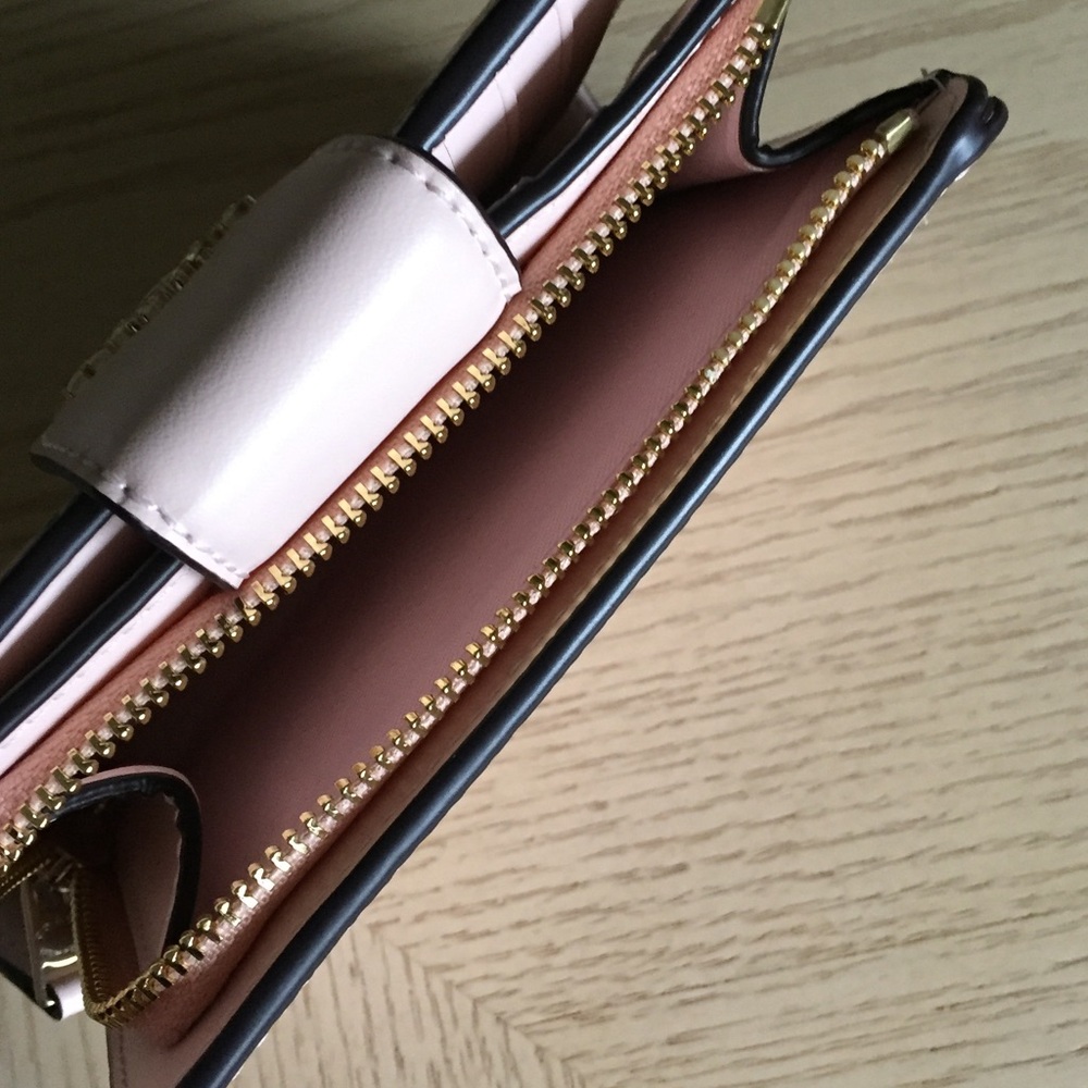 Coach Corner Zip Rosette Print Blush Multi Wallet - Picture 4 of 8